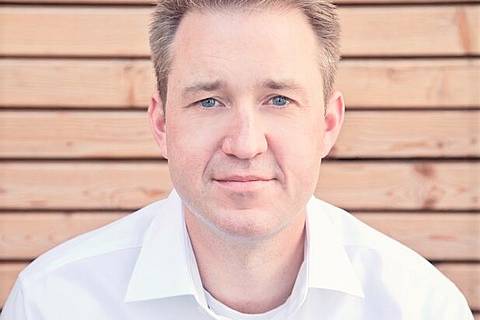 Jan Schmidt – 首席财务官 Jan Schmidt – 首席财务官